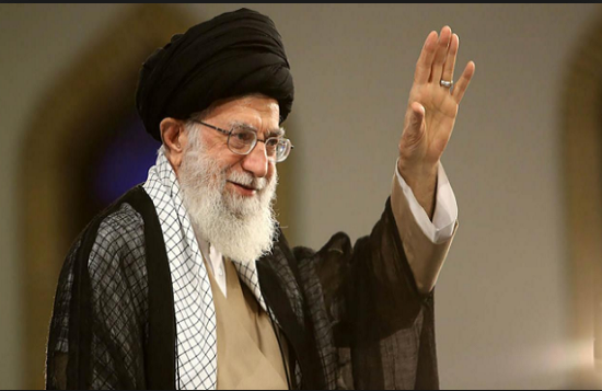 Trong khoảng thời gian từ năm 1981 đến 1989, ông Khamenei đảm nhiệm chức vụ Tổng thống Iran, trở thành một đồng minh thân cận của lãnh tụ tối cao đầu tiên của Iran, Ruhollah Khomeini. Ảnh: DS.