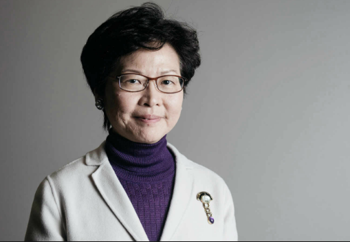 Bà Lâm Trịnh Nguyệt Nga sinh ngày 13/5/1957 tại Wan Chai trong gia đình có 5 anh chị em. Bà tốt nghiệp trường Đại học Hong Kong chuyên ngành Xã hội học vào năm 1980. Năm 1982, bà nhập học tại Đại học Cambridge (Anh) sau khi nhận được học bổng từ chính quyền Hong Kong. Ảnh: PD.