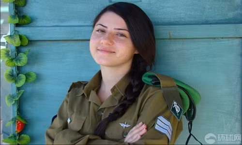 Ảnh nữ quân nhân Israel xinh đẹp "hút mắt" trên sa mạc Anh nu quan nhan Israel xinh dep