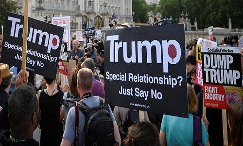 Sở dĩ Tổng thống Trump không "được lòng" dân chúng Anh một phần là vì ông đã rút Mỹ khỏi Thỏa thuận Paris về chống biến đổi khí hậu và liên tục đưa ra những lời chỉ trích đối với các chính trị gia Anh,...