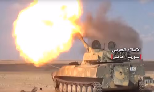 Syria trut “mua” ten lua xuong can cu khung bo HTS tai Latakia