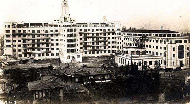 Khung cảnh ở Tokyo đầu những năm 1930.