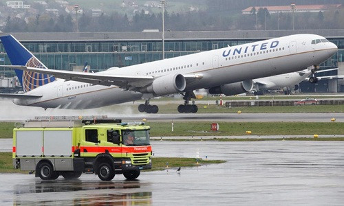 My cam may bay dan su My bay qua khong phan Iran