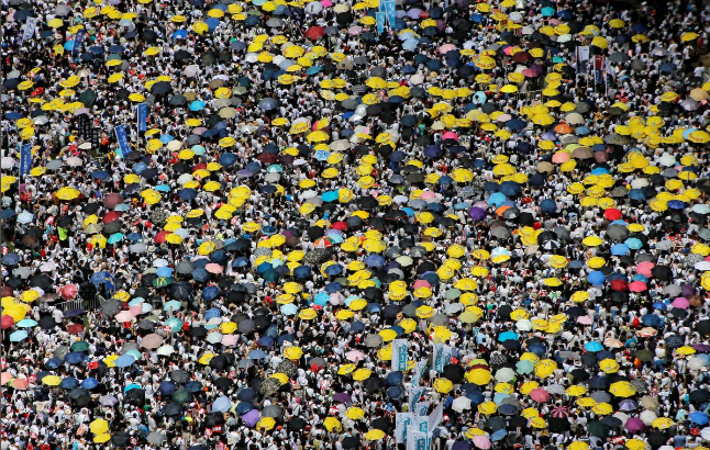 Cuộc biểu tình ngày 9/6 được cho là có quy mô lớn nhất kể từ năm 2003. Khi đó, 500 nghìn người đã xuống đường nhằm phản đối việc siết chặt hơn dự luật an ninh của chính quyền.