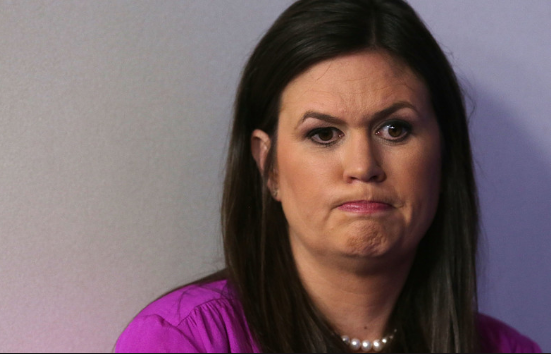 Tại trường Đại học Baptist Ouachita, bà được bầu làm Chủ tịch Hội sinh viên và hoạt động trong các tổ chức Đảng Cộng hòa. Bà tốt nghiệp cử nhân ngành Khoa học Chính trị năm 2004. Ảnh: MW.