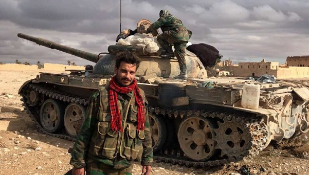 "Các đơn vị pháo binh và tên lửa của Quân đội Syria mở cuộc tấn công ác liệt vào các căn cứ của nhóm khủng bố HTS ở Kafar Naboudeh, Tây Bắc Hama, buộc chúng phải rút khỏi thị trấn này sau khi hứng chịu tổn thất nặng nề", nguồn tin cho hay. Ảnh: Sputnik.