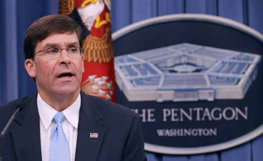 Ngày 19/7/2017, Tổng thống Donald Trump đã đề cử ông Esper làm Bộ trưởng Lục quân Mỹ. Sau khi được Thượng viện Mỹ phê chuẩn, ông đã tuyên thệ nhậm chức vào ngày 20/11/2017. Ảnh: Politico.