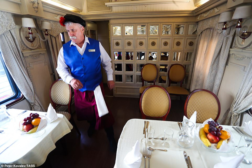 Can canh chuyen tau cho khach dau tien toi Bac Cuc-Hinh-8