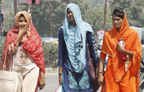 Ngay cả tại bang "đồi núi" như Himachal Pradesh, nhiều người dân cũng phải đi tránh nóng, khi mức nhiệt lên tới 44,9 độ tại Una. Ảnh: AU.