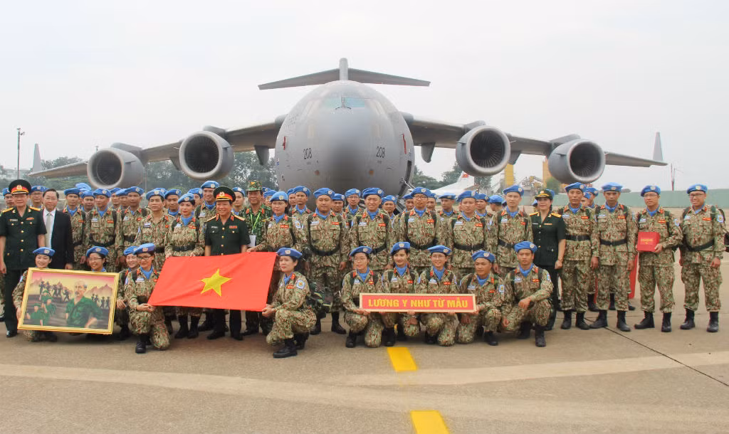 Vào tháng 10/2018, Bệnh viện dã chiến cấp 2 (số 1) với 63 cán bộ, sĩ quan Việt Nam cũng đã được triển khai thành công, an toàn đến Nam Sudan. Ảnh: Vietnamnet. 