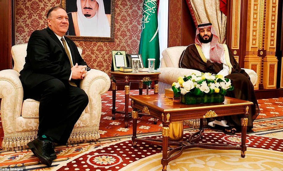 Vị quan chức Mỹ cũng có cuộc hội đàm với Thái tử Mohammed bin Salman tại Cung điện Al-Salam.