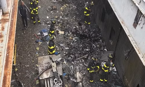 Video: Truc thang dam noc nha cao tang, phi cong My tu nan