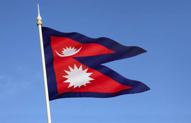 Quốc kỳ Nepal tượng trưng cho đỉnh Everest cao nhất thế giới. Đây cũng là lý do khiến quốc kỳ Nepal không mang hình dáng chữ nhật quen thuộc. Hai họa tiết trong lá cờ là Mặt trời và Mặt trăng là biểu tượng của sự điềm tĩnh và sự kiên quyết. Màu đỏ thẫm là màu của hoa đỗ quyền - quốc hoa của Nepal, trong khi màu xanh tượng trưng cho hòa bình.