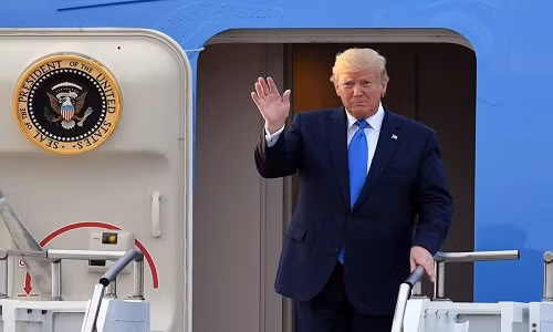 Tong thong Trump toi Han Quoc hoi dam voi ong Moon Jae-in