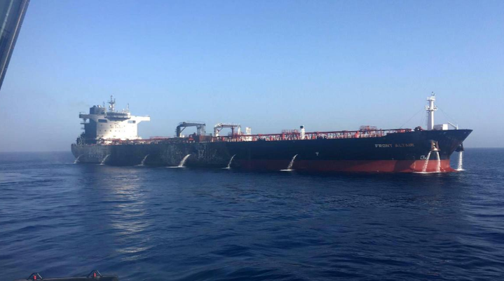 Được biết, 44 thủy thủ từ hai tàu chở dầu Front Altair và Kokuka Courageous đã được giải cứu an toàn và đưa về cảng Jask, Iran. Ảnh: Reuters.