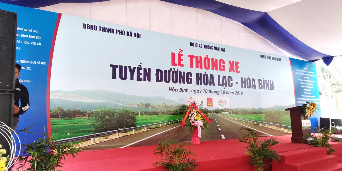 Tuyến đường Hoà Lạc - Hoà Bình được đưa vào khai thác sau nhiều lần trễ hẹn, rút ngắn thời gian di chuyển từ Hà Nội đi Hòa Bình xuống còn khoảng 1 giờ thay vì phải đi theo QL6 mất 1,5 giờ hiện nay.
