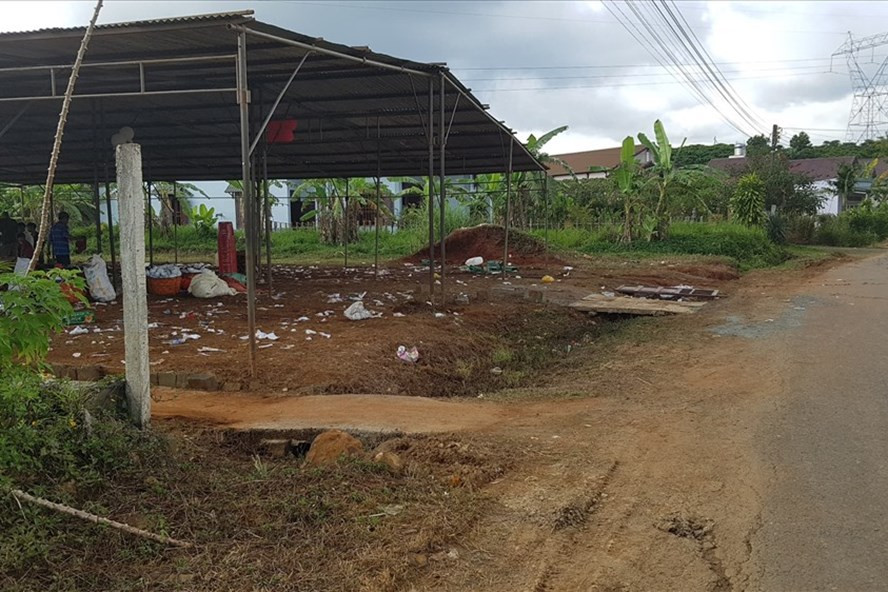 Nhau say tai dam cuoi, 2 nhom thanh nien danh nhau kinh hoang