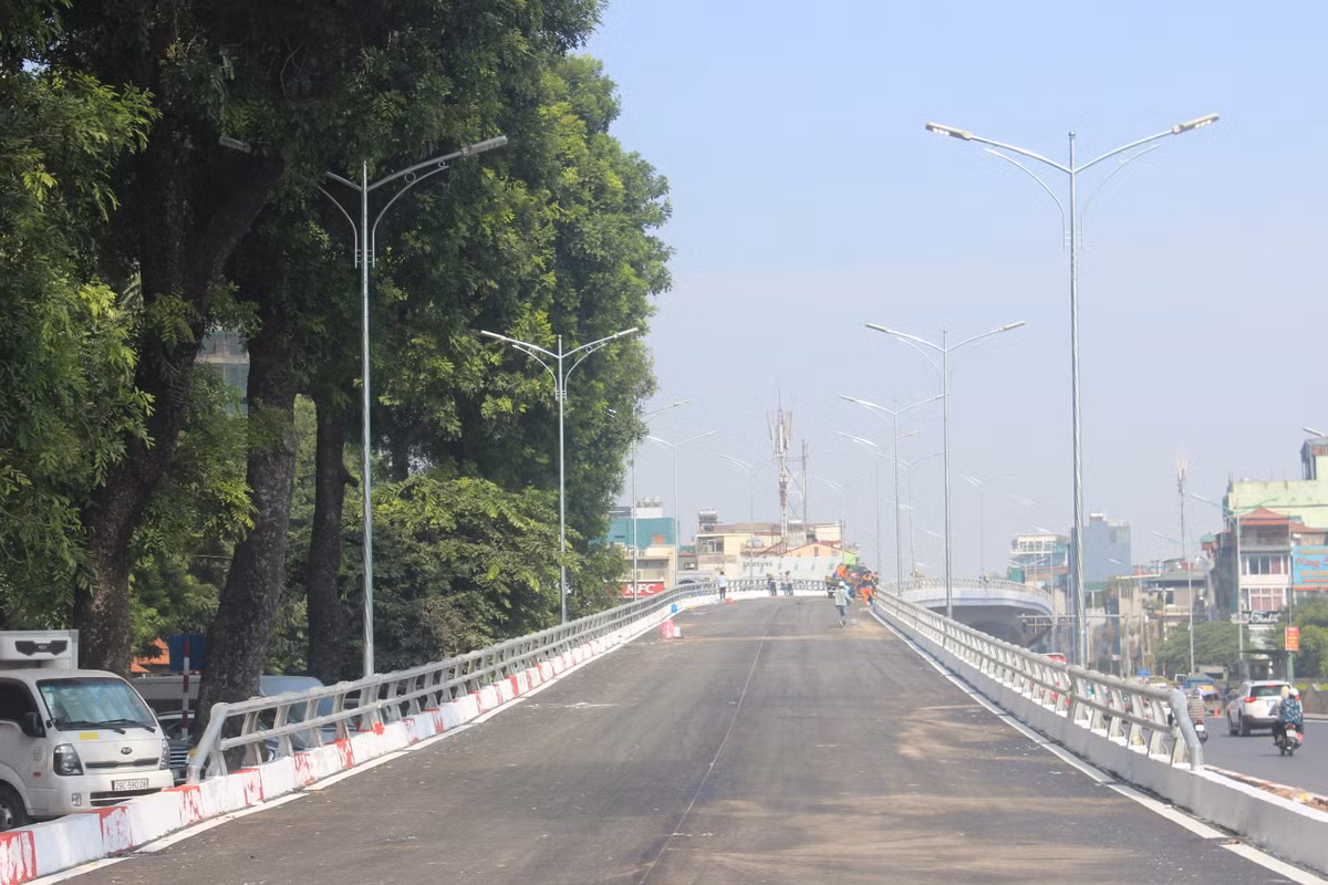 Ha Noi: Can canh cau vuot An Duong 312 ty dong sap thong xe