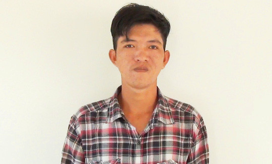 Lừa phát gạo từ thiện, cuỗm luôn vé số người khuyết tật Lua phat gao tu thien, cuom luon ve so nguoi khuyet tat