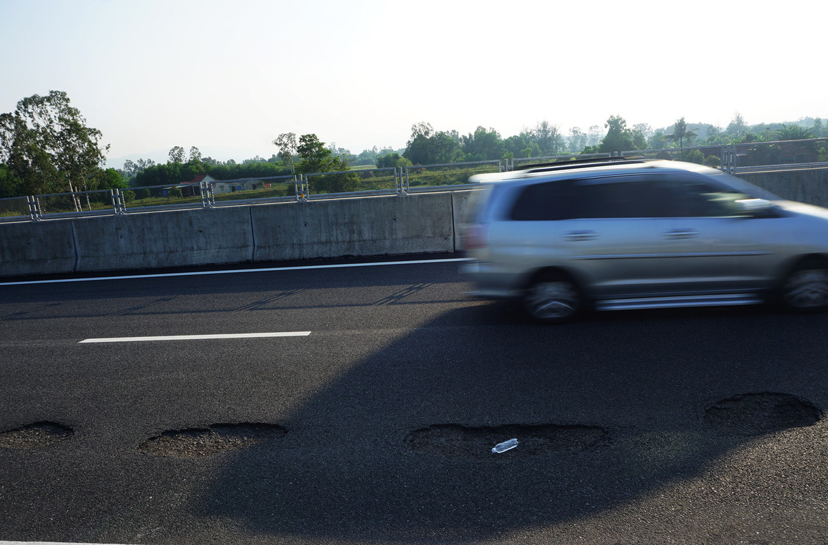 Cao tốc Đà Nẵng - Quảng Ngãi 34.000 tỷ chi chít “ổ gà, ổ trâu“ - Hình 4 Cao toc Da Nang - Quang Ngai 34.000 ty chi chit “o ga, o trau“-Hinh-4