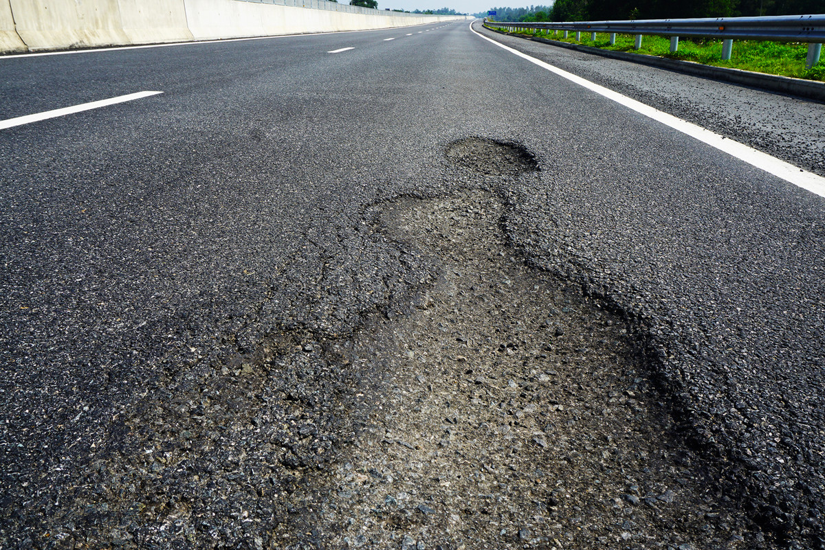 Cao tốc Đà Nẵng - Quảng Ngãi 34.000 tỷ chi chít “ổ gà, ổ trâu“ - Hình 5 Cao toc Da Nang - Quang Ngai 34.000 ty chi chit “o ga, o trau“-Hinh-5