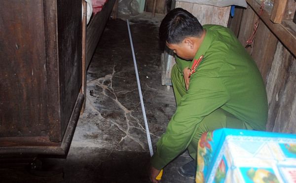 Thieu nien dam cu ba 82 tuoi cuop tien mua mi tom