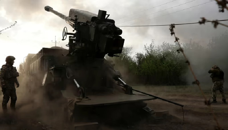 Kênh Telegram của Oleg Tsarev đã chia sẻ chi tiết về cuộc chiến của Quân đội Nga trong những ngày gần đây để chiếm được làng Darino và Nizhny Klin. Ông cho biết trận chiến quan trọng nhất để giành quyền kiểm soát hai ngôi làng này là việc chiếm được con đập trên sông Snagost. Điều này cho phép các lực lượng cơ giới của Nga vượt sông Snagost và tiến vào làng Darino. Ảnh: Getty Images.