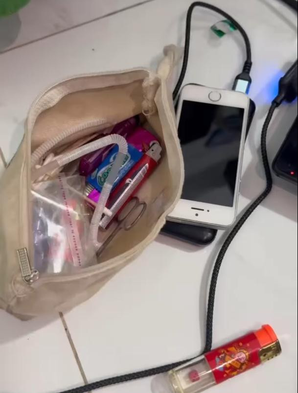 Bien Hoa: Bat qua tang doi nam nu su dung ma tuy trong nha tro-Hinh-2