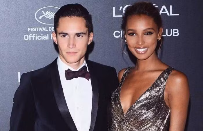 Jasmine Tookes và doanh nhân Ecuador công khai hẹn hò năm 2016. Đám cưới của cặp đôi nhận được rất nhiều sự quan tâm từ người hâm mộ.