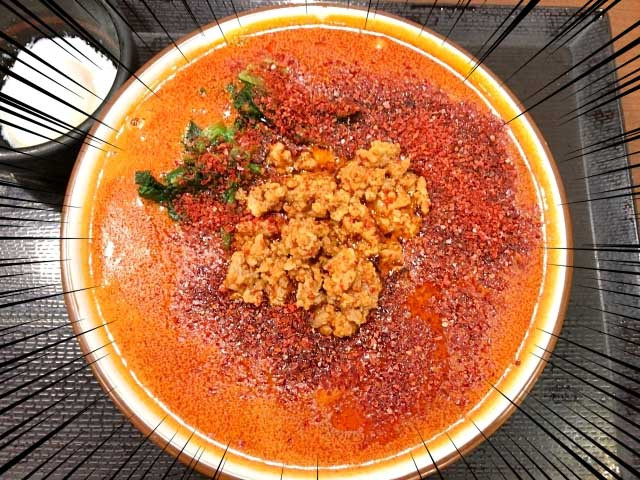 Tại Marugame sẽ cung cấp một thực đơn đặc biệt có tên gọi là Uma Kara Kara Kara Kara Kara Kara Tantan Udon, nó được đặt tên bởi một người giám đốc tiếp thị bị nói lắp. Tantan đề cập đến một thứ nước dùng cực kỳ cay, từ kara trong từ karai có nghĩa là cay, uma trong từ umai nghĩa là ngon.