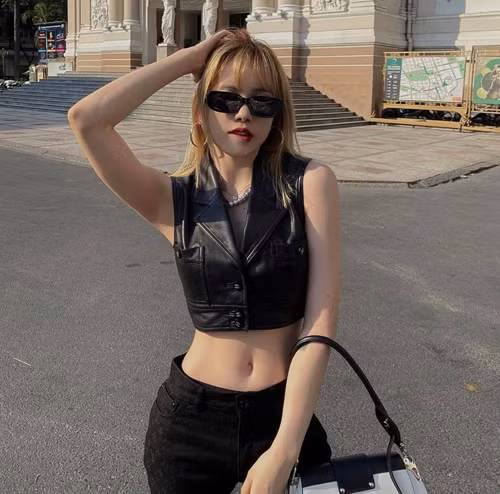 Thiều Bảo Trâm được đánh giá là một cô nàng fashionista thứ thiệt bởi khả năng cập nhật nhanh nhạy nhiều trend thời trang thịnh hành.