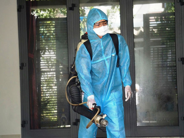 Thai Binh phat hien ca duong tinh voi SARS-CoV-2, tung cham bo o BV Nhiet doi TU