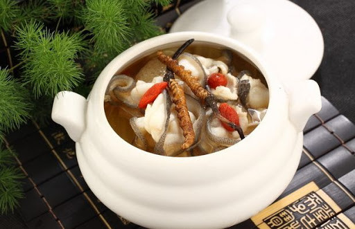 Chính vì vậy, dù có giá cao ngất ngưởng nhưng nhiều người vẫn sẵn sàng chi tiền khủng mua đông trùng hạ thảo để bồi bổ, chăm sóc nhan sắc cho bản thân. Ảnh: Internet.