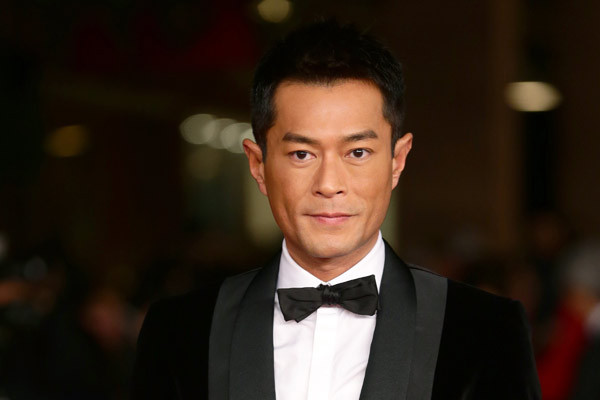 Ở tuổi 51, Cổ Thiên Lạc vẫn còn độc thân. Khi bị dư luận sốt sắng chuyện yên bề gia thất của mình, mỹ nam này hóm hỉnh cho biết: “Có lẽ do tôi độc thân nên luôn vui vẻ, lạc quan nên mới đẹp trai, lịch lãm như thế này”. Ảnh: IT.