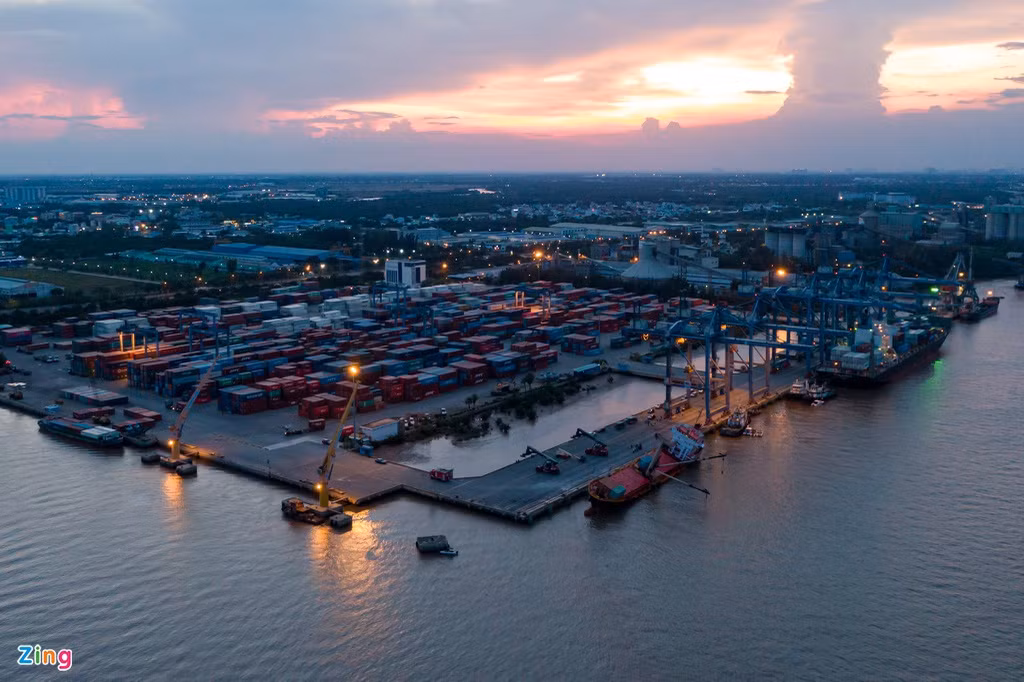 Được biết, tàu hàng trên chuẩn bị rời cảng Tân Cảng Hiệp Phước đi Indonesia thì gặp nạn. Nguyên nhân sự việc đang được điều tra làm rõ.