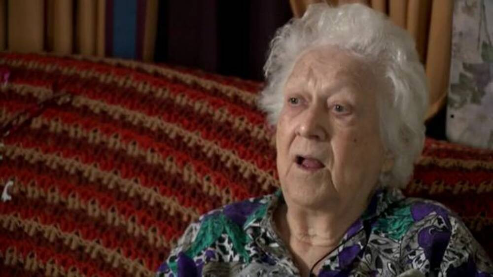 Chu cho bong hoa trieu phu sau khi ong chu qua doi-Hinh-3