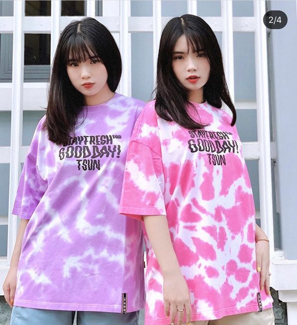 Thanh Hằng - Thanh Nga cũng chọn áo thun loang lổ được giới trẻ yêu thích.