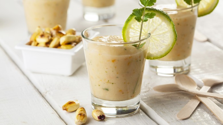 Sữa hổ: Khi đến ăn tại bất kỳ nhà hàng nào tại Peru, bạn có thể bắt đầu bằng việc gọi món sữa hổ, tuy nhiên đây chỉ là tên gọi đặc biệt dành cho một cốc nước lấy từ món ceviche gồm nước cá, chanh, hành tây, muối tiêu và ớt. Nhưng sở dĩ người Peru chọn món sữa hổ làm đồ ăn sáng đặc biệt vì họ tin rằng đồ uống này có khả năng trẻ hóa và rất phù hợp với những người đã uống quá nhiều rượu vào tối hôm trước.