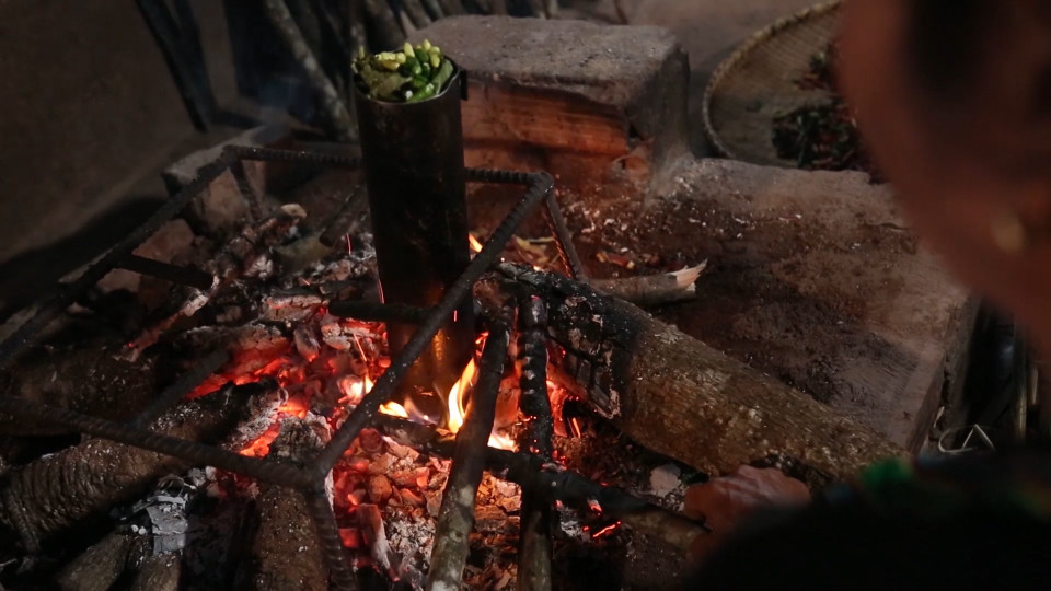 Kham pha mon canh thut - dac san doc la cua dong bao M’Nong-Hinh-3