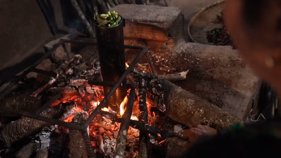 Kham pha mon canh thut - dac san doc la cua dong bao M’Nong-Hinh-3