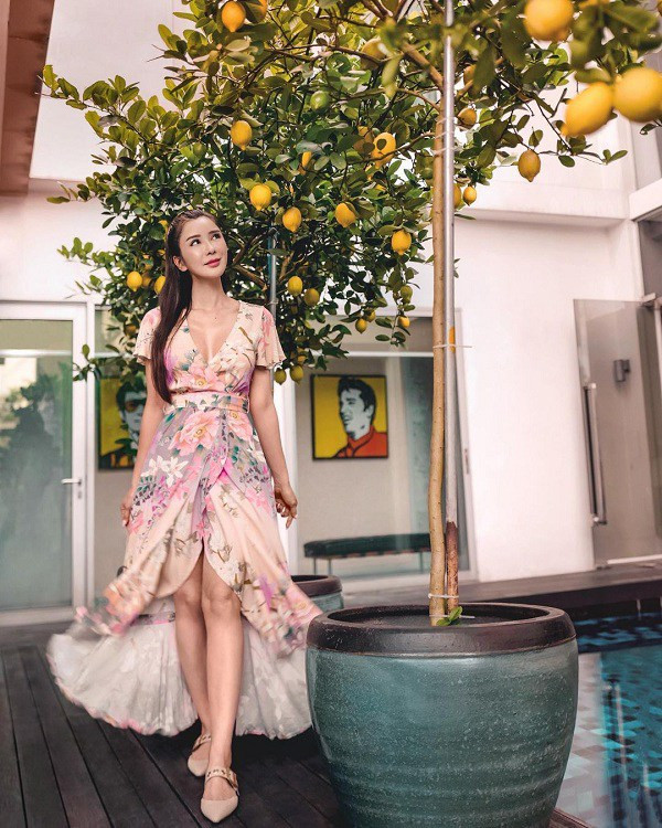 Cách mix &amp; match đồ họa tiết của Jamie Chua vô cùng tinh tế và đẹp mắt.