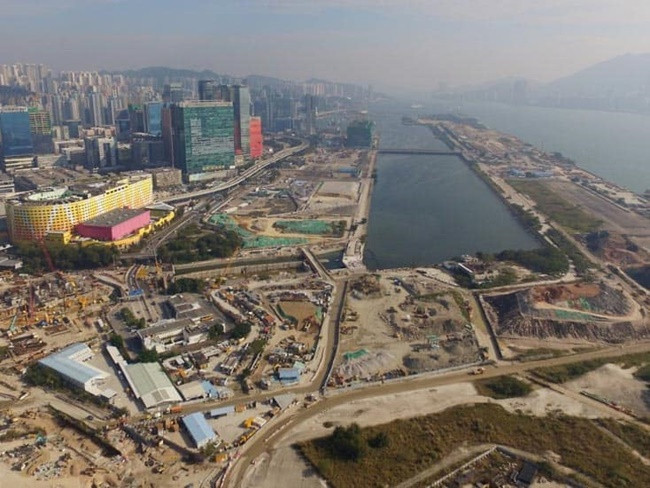 Giai đoạn từ tháng 5/2017 đến tháng 9/2020, ông Pan và công ty Goldin gánh khoản nợ 4,9 tỷ USD vì đầu tư vào 4 bất động sản ở Hong Kong.