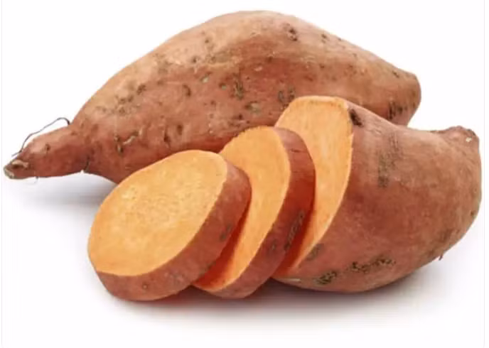 Khoai lang: Thực phẩm ngọt này chứa nhiều kali. Giàu kali giúp giữ mức natri thấp và do đó làm giảm huyết áp tự nhiên.