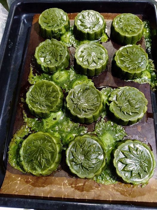 Rất nhiều tác phẩm bánh trung thu thất bại thảm hại khiến dân tình “chào thua”.