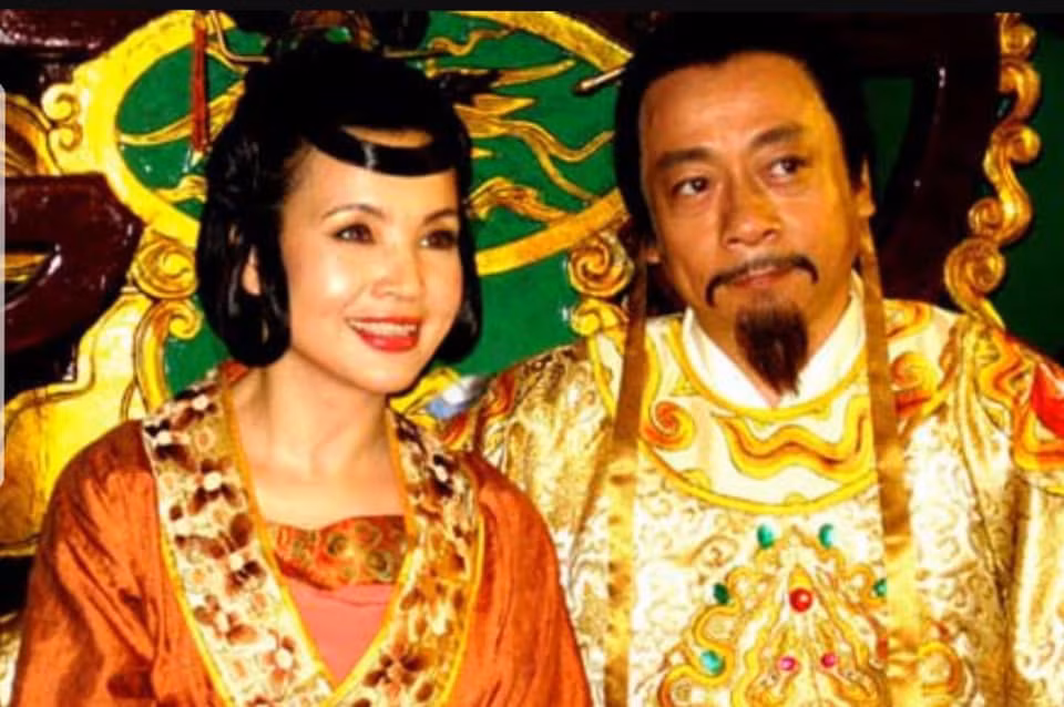 NSND Lan Hương "Em bé Hà Nội" từng đóng chung với NSND Hoàng Dung trong phim "Thái sư Trần Thủ Độ". Trong phim này, nam nghệ sĩ vào vai Lý Cao Tông, nữ nghệ sĩ đóng Đàm Hoàng hậu. Những ngày tháng quay phim ở Ninh Bình đã để lại trong họ rất nhiều kỷ niệm khó phai. 