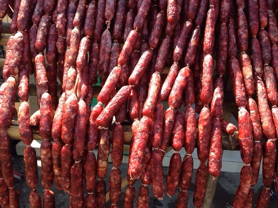 Bạn chỉ cần làm theo đúng như hướng dẫn cách làm lạp xưởng khô tươi ngon từ thịt heo theo đúng công thức trên là có được món ăn ngon hoàn hảo cùng gia đình trong những ngày tết cổ truyền. Ảnh: Internet.