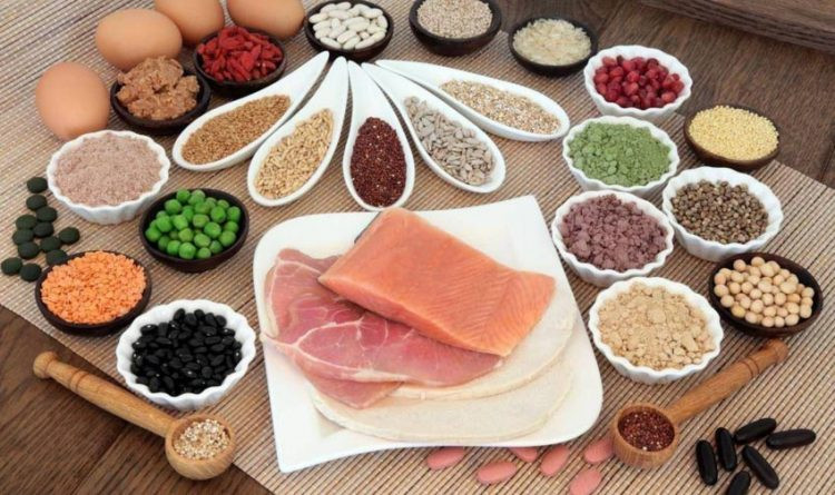 Protein không chỉ quan trọng để có một cơ thể khỏe đẹp mà còn có lợi cho hoạt động não và sức khỏe tâm thần. Điều này là do nhiều chất dẫn truyền thần kinh trong não được tạo ra từ axit amin, được tìm thấy trong protein. Nếu bạn có chế độ ăn kém và không nhận được đủ protein, bạn cũng có nguy cơ bị trầm cảm. Ảnh: IT.