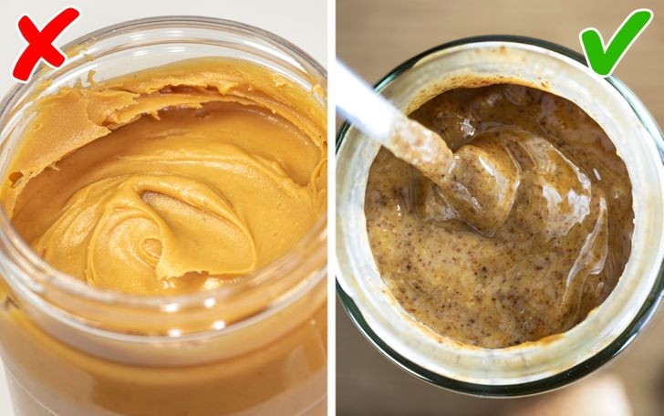 2. Trộn bơ đậu phộng với bột các loại hạt khác nhau: Đây là một mẹo ăn uống lành mạnh có thể áp dụng đối với bữa sáng. Lấy lọ bơ đậu phộng trộn với tất cả các loại hạt rồi đem phết bánh mì nướng. Món ăn độc đáo này giúp bạn được nạp thêm các yếu tố dinh dưỡng, vitamin và protein một cách dễ dàng.