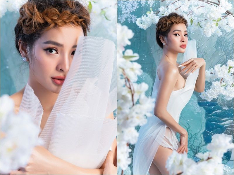 Ngoài ra, cô cũng diện những chiếc váy trắng, xanh nhã nhặn với thiết kế khá cầu kỳ, phù hợp cho những đêm tiệc tùng liên miên.