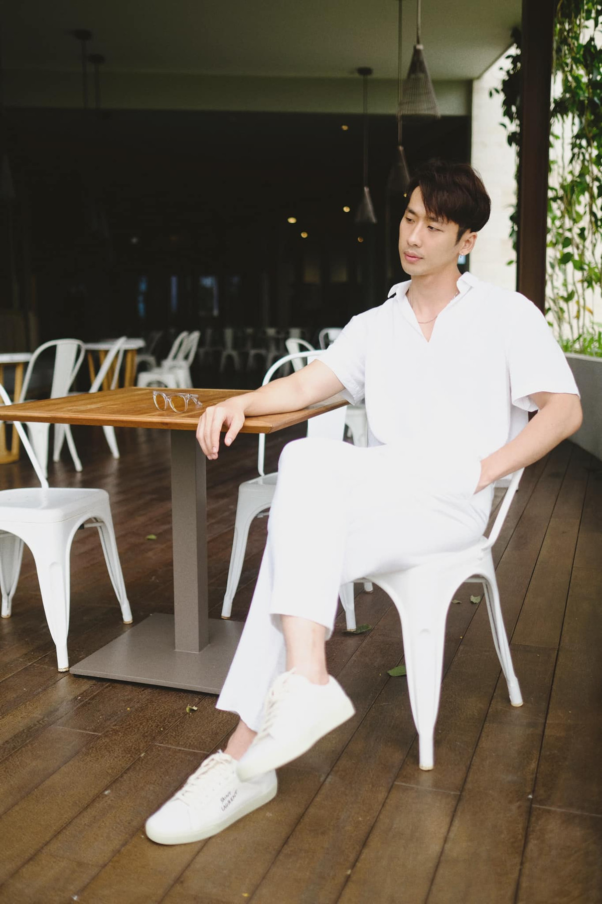 Cách ăn mặc thời thượng của nam diễn viên cũng ấn tượng không kém gì idol Hàn